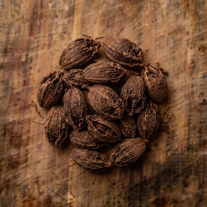 Black cardamom (badi elaichi)